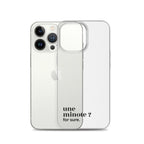 Coque iPhone 13 Pro, texte noir, à côté du téléphone : « une minote ? for sure. »