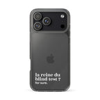 Coque iPhone 17 Pro Max, texte blanc : « la reine du blind test ? for sure. »