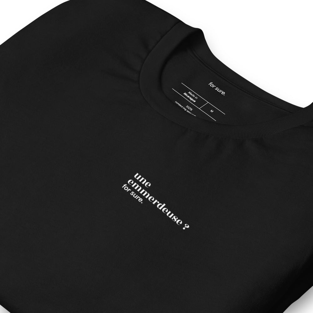 T-shirt noir « une emmerdeuse ? for sure. », vue en biais