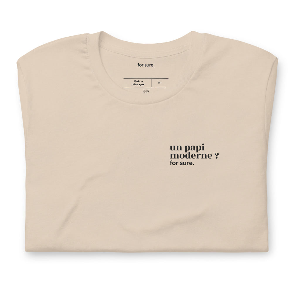 T-shirt beige « un papi moderne ? for sure. », plié