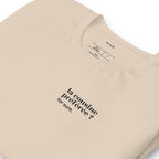T-shirt beige « la cousine préférée ? for sure. », vue en biais