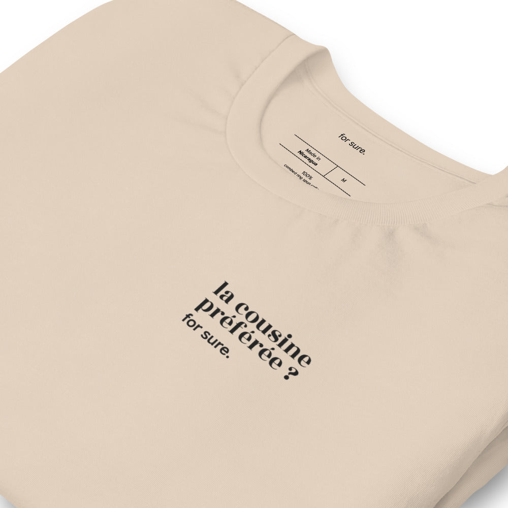 T-shirt beige « la cousine préférée ? for sure. », vue en biais