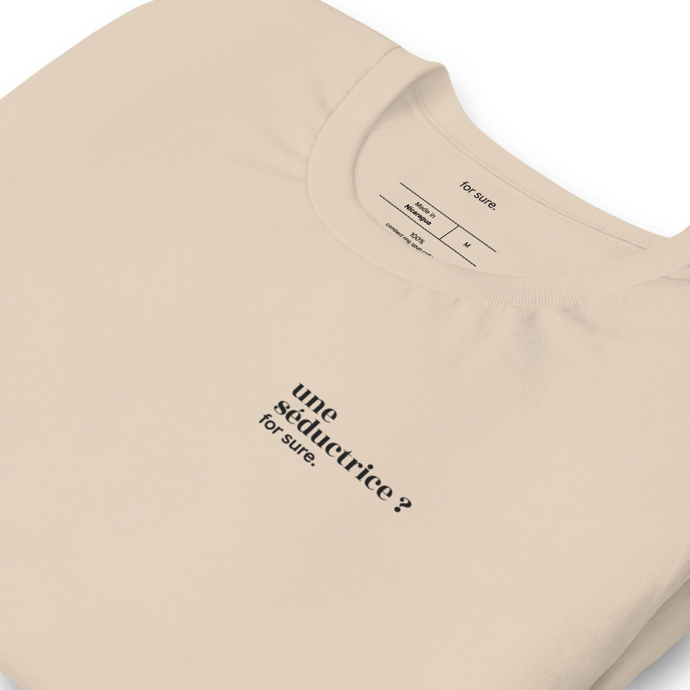 T-shirt beige « une séductrice ? for sure. », vue en biais