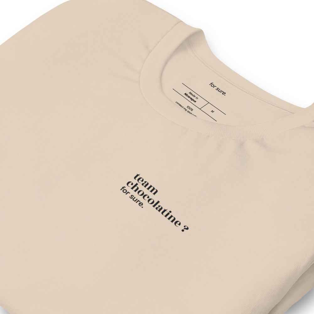 T-shirt beige « team chocolatine ? for sure. », vue en biais