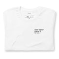T-shirt blanc « une sœur en or ? for sure. », plié