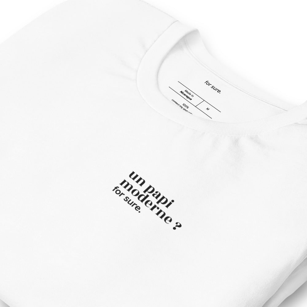 T-shirt blanc « un papi moderne ? for sure. », vue en biais