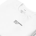 T-shirt blanc « une cousine en or ? for sure. », vue en biais